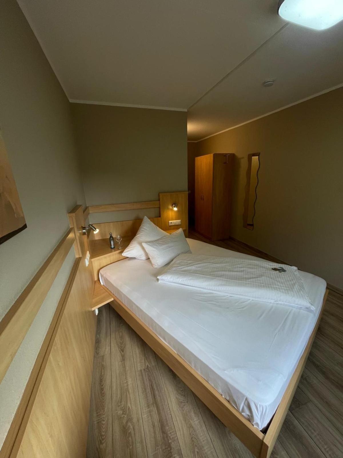 Hotel Waldesruh Mühltal Esterno foto